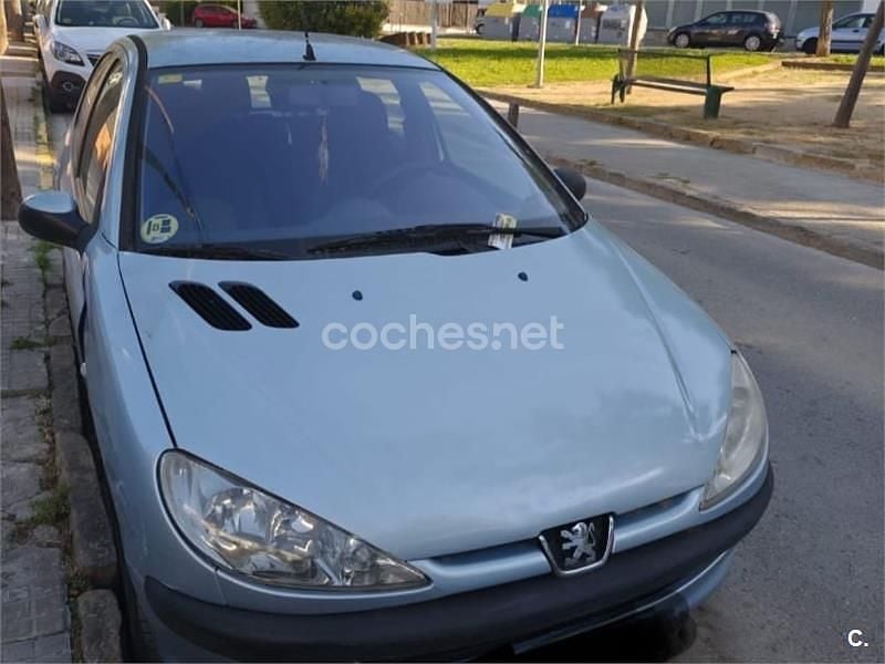 Gris / plata Usado 2003 Peugeot 206 Berlina | 2000 € (Precio justo) - Imagen 1/4