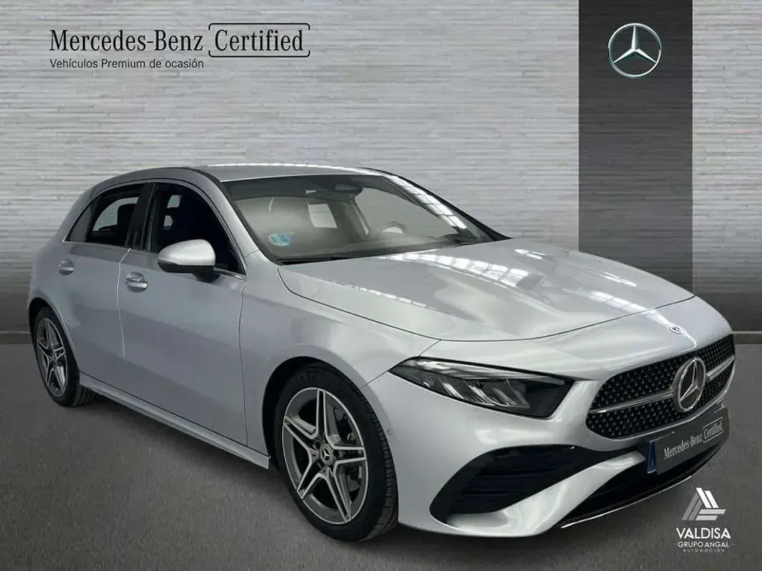 Usado Mercedes A180 136 CV (100 kW) 2025 Berlina