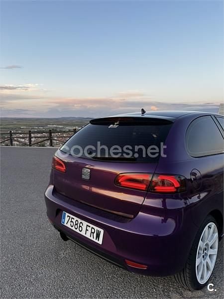 Violeta / lila Usado 2007 Seat Ibiza Stylance Berlina | 4800 € (Un poco caro) - Imagen 1/2