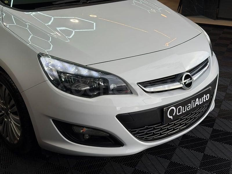 Usado Opel Astra Excellence 125 HP (91 kW) 2015 Branco Sedan