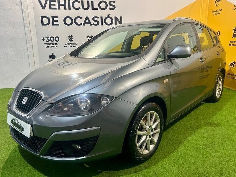 Usado Seat Altea XL Style 105 CV (77 kW) 2013 Gris / plata Monovolumen