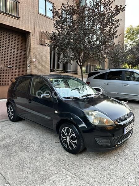 Negro Usado 2008 Ford Fiesta Ambiente Utilitario | 1600 € (Buen precio) - Imagen 1/4