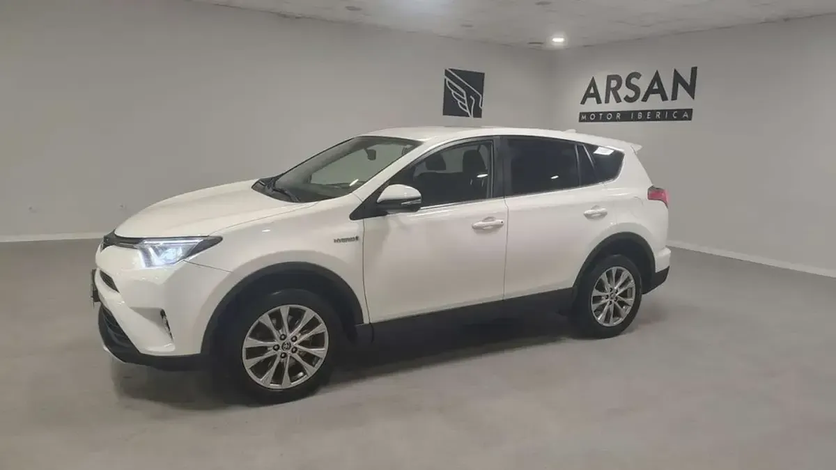 Usado Toyota RAV4 Hybrid Advance 197 CV (144 kW) 2016 Blanco SUV