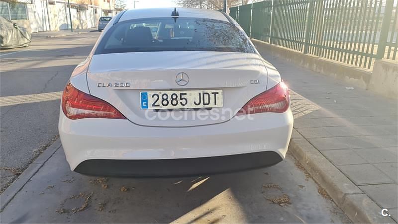 Usado Mercedes CLA200 Urban 136 CV (100 kW) 2015 Blanco Berlina