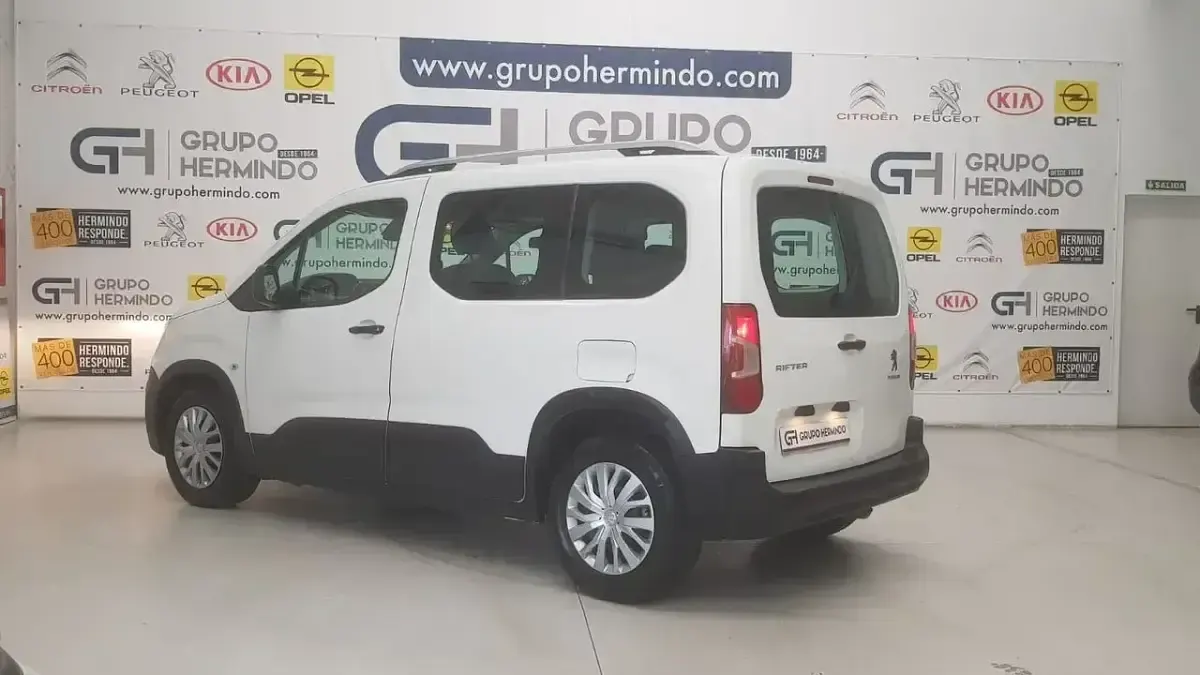 Begagnad Peugeot Rifter Access 101 HK (74 kW) 2019 Vit Minibuss