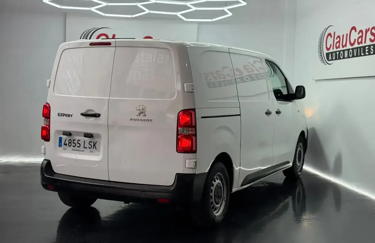 Używany Peugeot Expert S 100 KM (73 kW) 2021 Biały Van