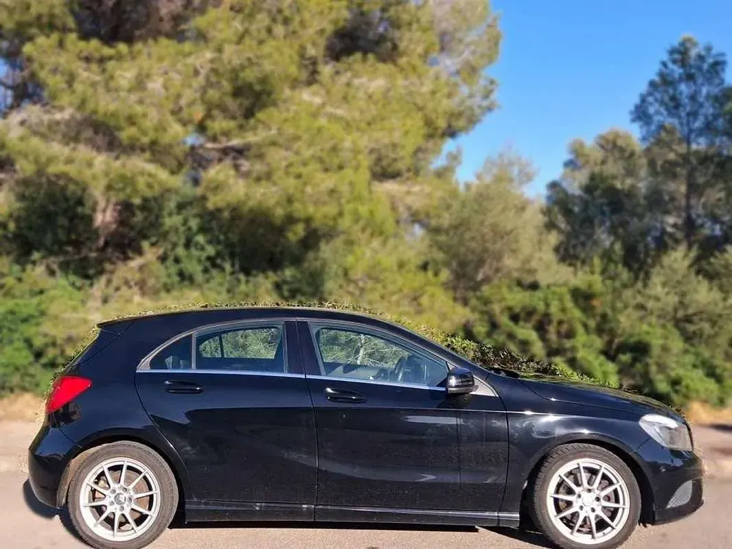 Usado Mercedes A200 Style 156 CV (114 kW) 2014 Negro Utilitario