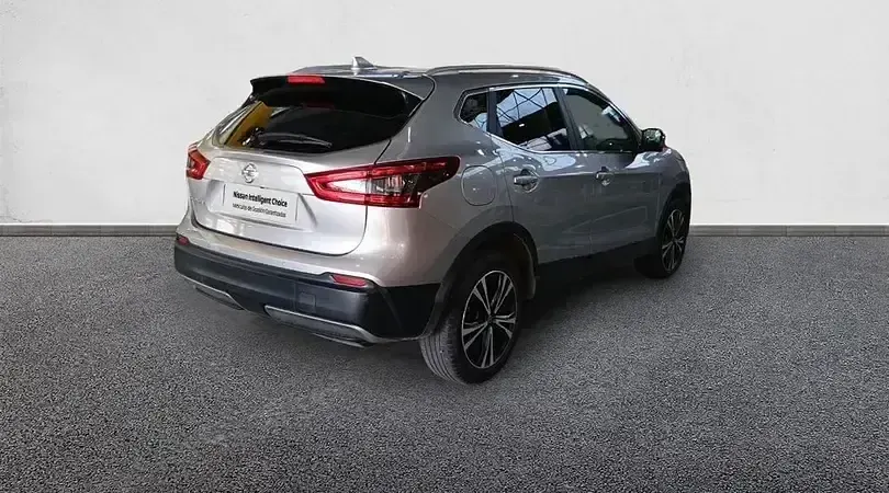 Usado Nissan Qashqai N-Connecta 116 CV (85 kW) 2020 Plata diamante (metalizado) SUV