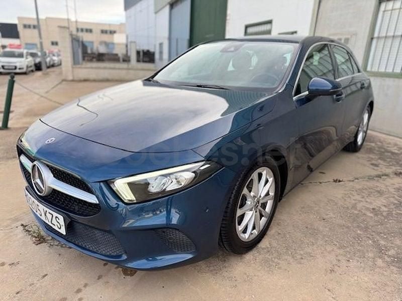 Begagnad Mercedes A180 116 HK (85 kW) 2019 Blå Sedan
