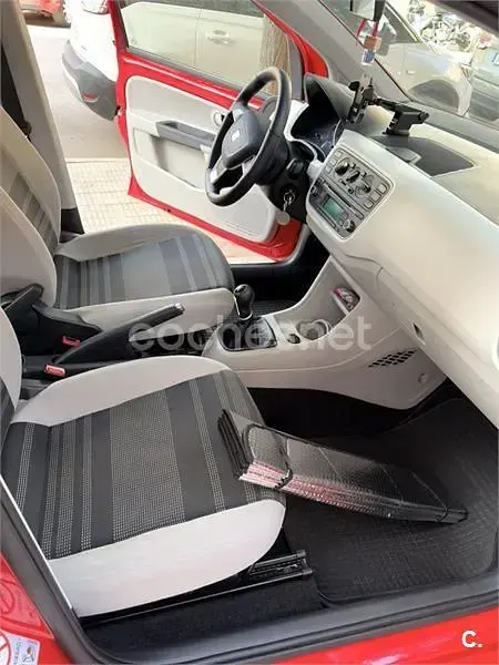 Usado Seat Mii Style 60 CV (44 kW) 2013 Rojo Utilitario