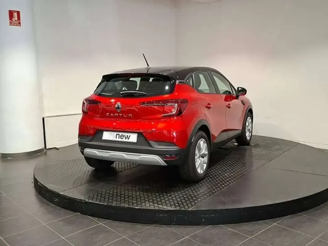 Usado Renault Captur Evolution 140 CV (102 kW) 2023 Rojo SUV