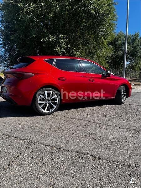 Usado Seat Leon FR 150 CV (110 kW) 2021 Rojo Berlina
