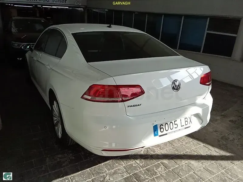 Usado VW Passat Advance 150 CV (110 kW) 2019 Blanco Berlina