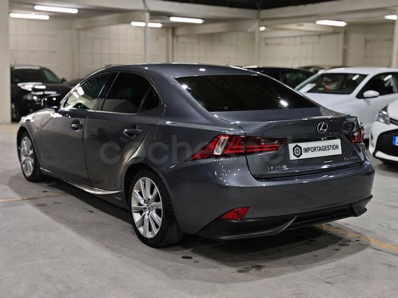 Usado Lexus IS300h 223 CV (164 kW) 2014 Gris / plata Berlina