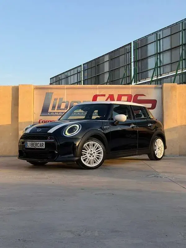 Usado Mini Cooper S 178 CV (130 kW) 2022 Negro Utilitario