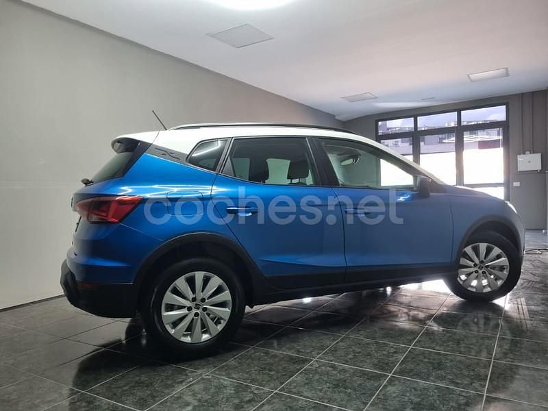 Usado Seat Arona Style 110 CV (80 kW) 2023 Azul SUV