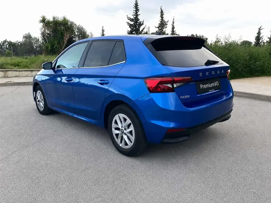 Usado Skoda Fabia 95 CV (69 kW) 2025 Azul Utilitario