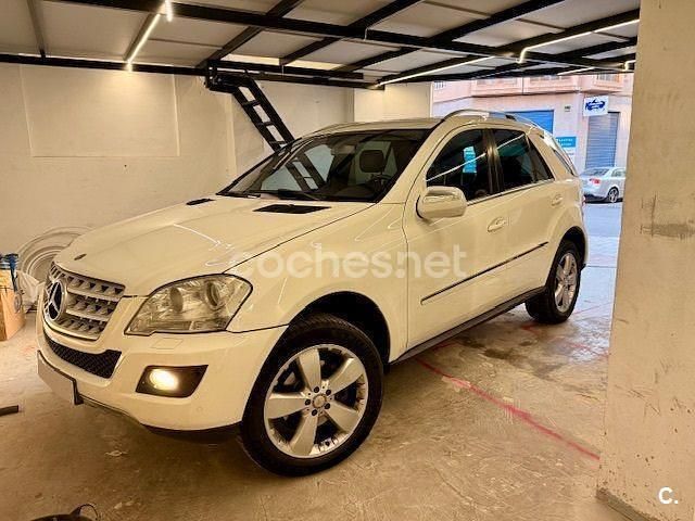 Blanco Usado 2009 Mercedes ML320 SUV | 15.000 € (Caro) - Imagen 1/4