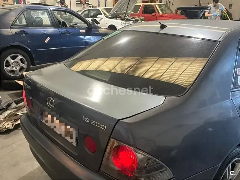 Usado Lexus IS200 Luxury Line 155 CV (114 kW) 2004 Azul Berlina