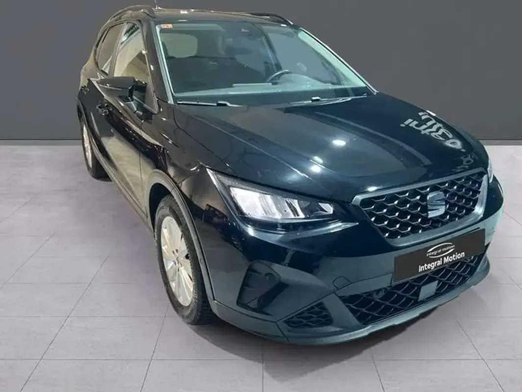Usado Seat Arona Style 116 CV (85 kW) 2021 Negro SUV