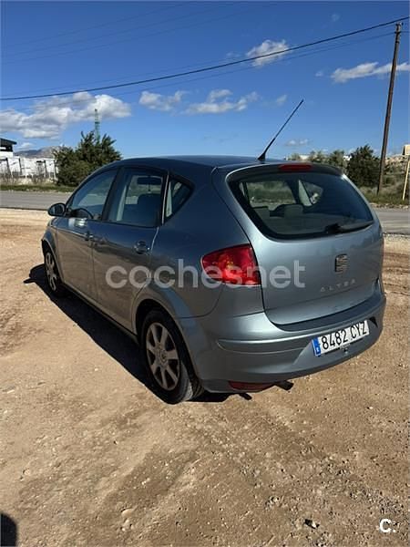 Usado Seat Altea Stylance 102 CV (75 kW) 2005 Azul Monovolumen
