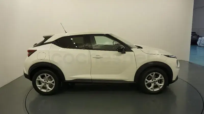 Usado Nissan Juke Acenta 114 CV (83 kW) 2022 Amarillo SUV