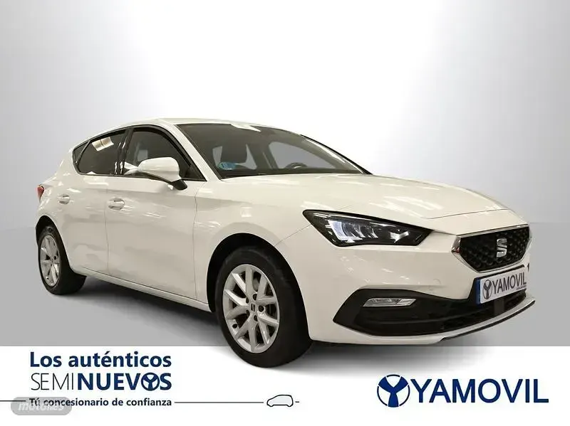 Usado Seat Leon Style 110 CV (80 kW) 2021 Blanco Berlina