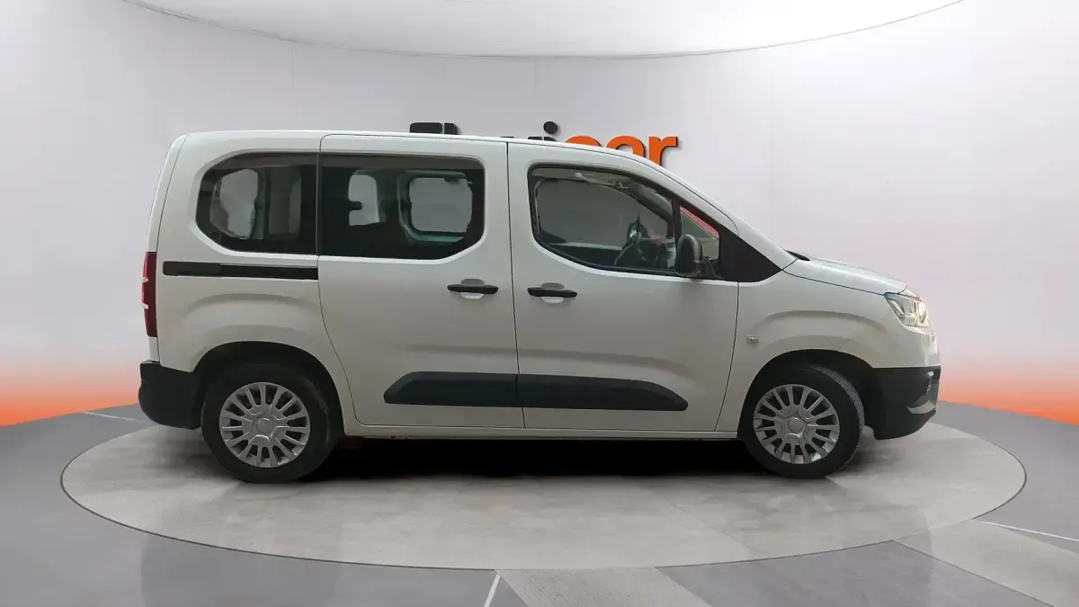 Usado Toyota Proace City City 102 CV (75 kW) 2022 Blanco Monovolumen