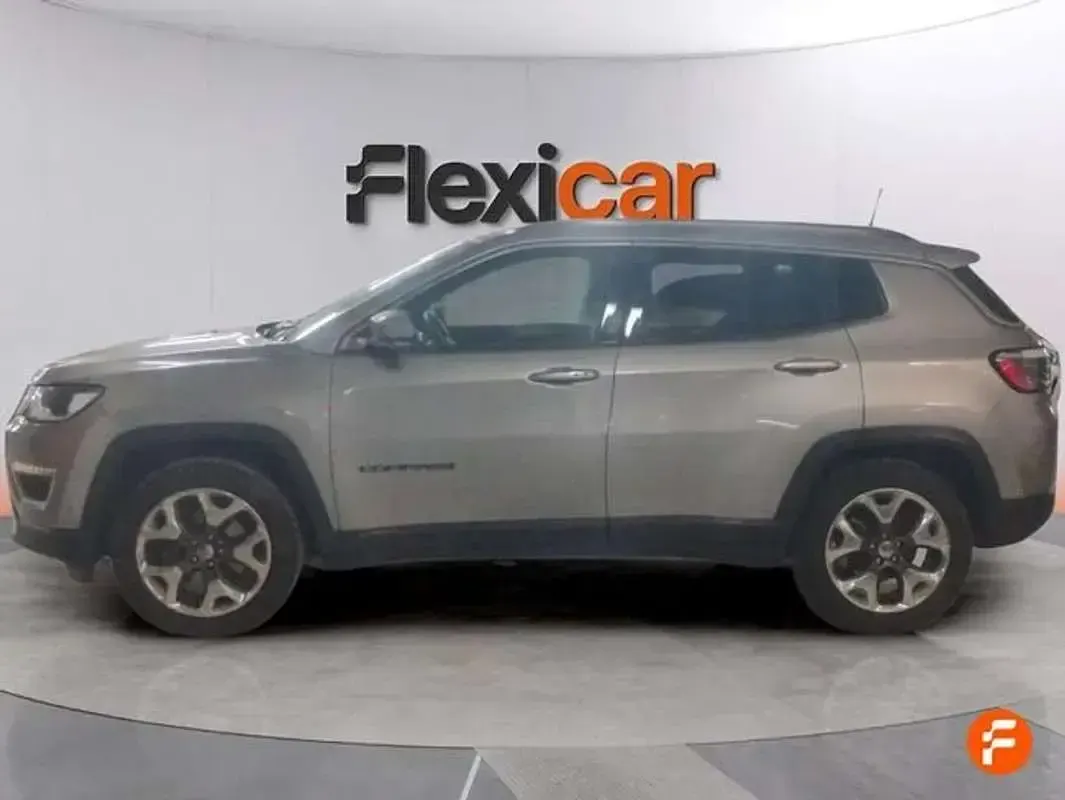 Usado Jeep Compass Limited 140 CV (102 kW) 2019 Gris SUV