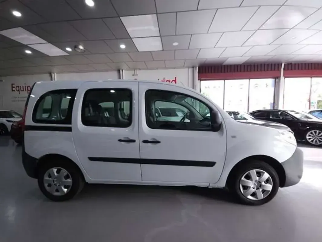 Usado Renault Kangoo 80 CV (58 kW) 2020 Blanco Monovolumen