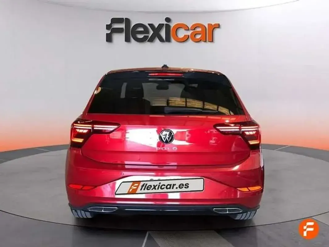 Begagnad VW Polo R-line 110 HK (80 kW) 2023 Röd Halvkombi