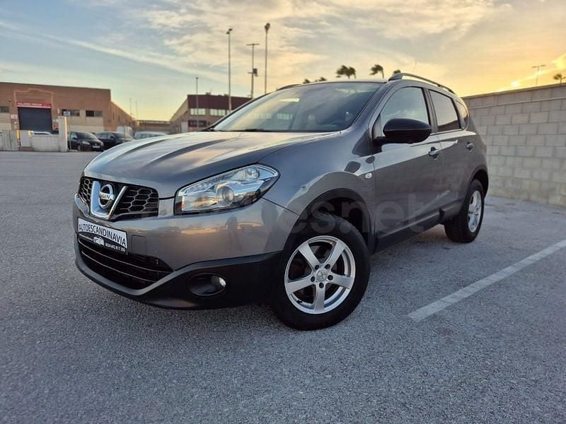 Usado Nissan Qashqai Acenta 130 HP (95 kW) 2013 Cinzento SUV