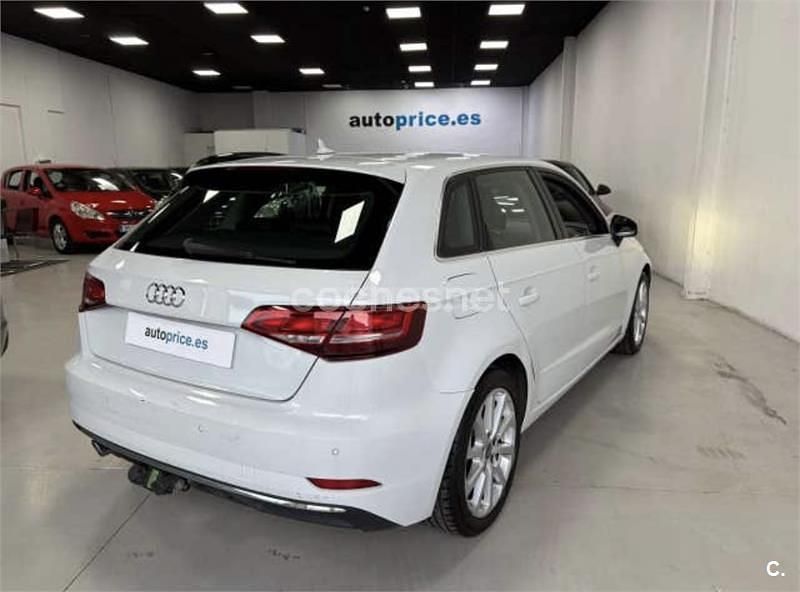 Usado Audi A3 Sport 110 CV (80 kW) 2017 Blanco Berlina