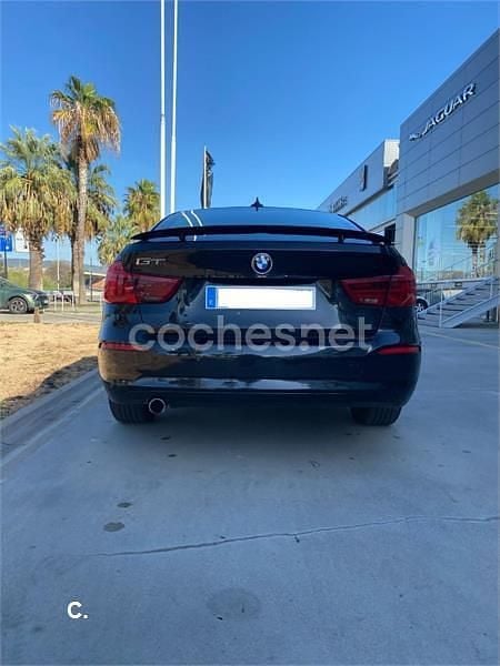 Negro Usado 2017 BMW 318 Gran Turismo Berlina | 12.300 € (Precio justo) - Imagen 1/4