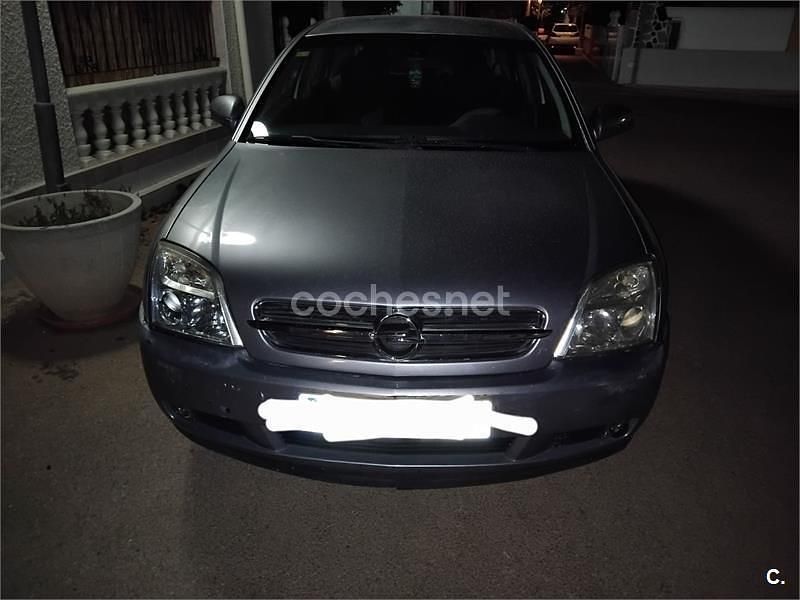 Usado Opel Vectra Elegance 125 CV (91 kW) 2004 Gris / plata Berlina
