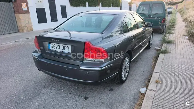Usado Volvo S60 Summum 163 CV (119 kW) 2005 Gris / plata Berlina
