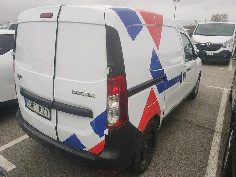 Usado Dacia Dokker Essentiel 75 CV (55 kW) 2019 Blanco Monovolumen