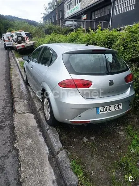 Usado Seat Leon 90 CV (66 kW) 2009 Gris / plata Utilitario