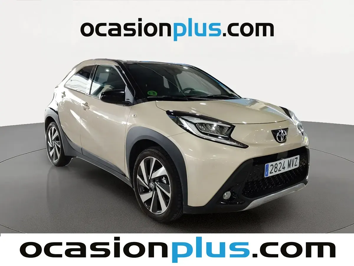 Usado Toyota Aygo X 72 CV (52 kW) 2024 Beige SUV