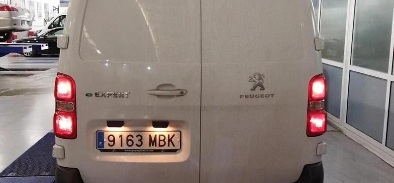 Usado Peugeot e-Expert 100 kW (136 CV) 2022 Epr blanc icy Van