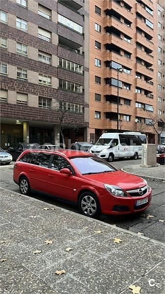 Usado Opel Vectra Elegance 150 CV (110 kW) 2008 Rojo Familiar