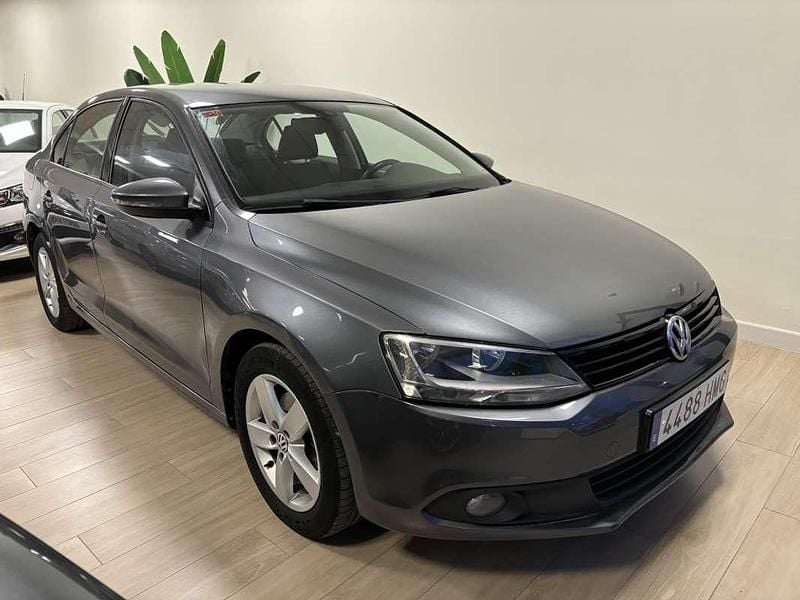 Gris Usado 2012 VW Jetta Advance Utilitario | 7990 € (Un poco caro) - Imagen 1/1