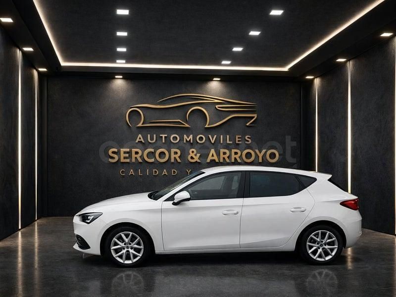 Usado Seat Leon Style 115 CV (84 kW) 2021 Blanco Berlina