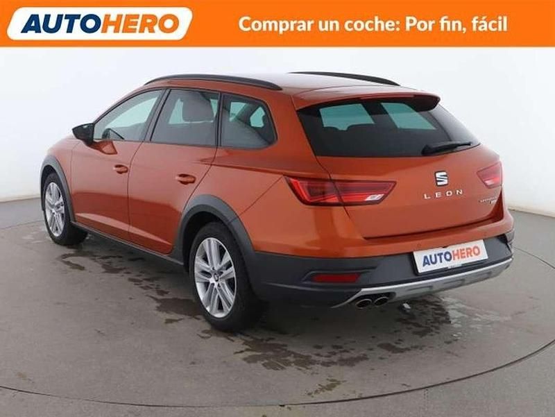 Usado Seat Leon X-Perience 4Drive 150 CV (110 kW) 2019 Naranja Familiar