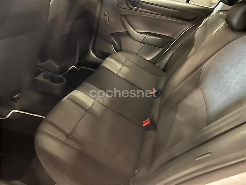 Usado Skoda Rapid Style 116 CV (85 kW) 2016 Blanco Utilitario