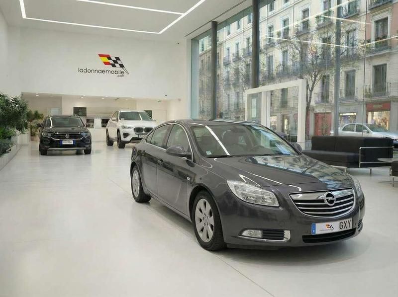 Usado Opel Insignia Essentia 131 CV (96 kW) 2010 Gris Berlina