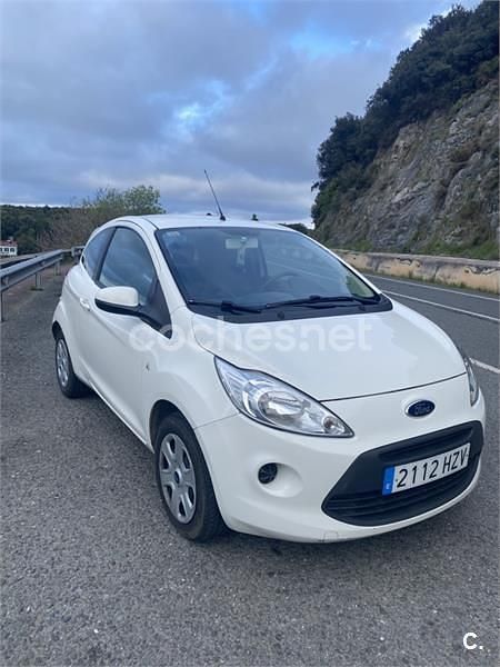 Usado Ford Ka 69 CV (50 kW) 2014 Blanco Berlina