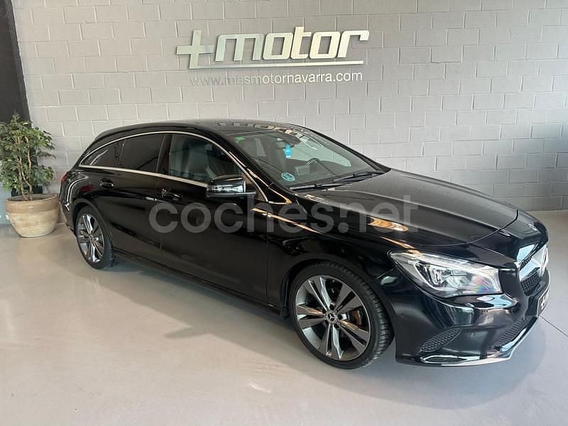 Negro Usado 2017 Mercedes CLA200 Shooting Brake Familiar | 16.900 € (Un poco caro) - Imagen 1/4