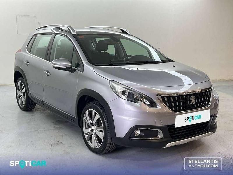 Usado Peugeot 2008 Allure 110 CV (80 kW) 2019 Gris SUV
