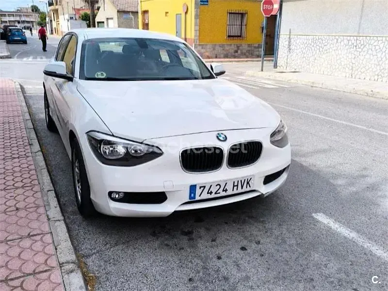 Usado BMW 118 143 CV (105 kW) 2014 Blanco Utilitario
